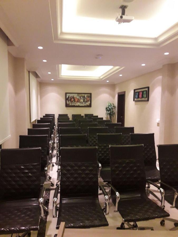 Suite Inn Hotel Riyadh Exteriör bild